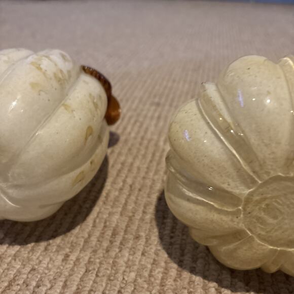 2 Hand Blown Art Glass Pumpkins High Quality - Nice Swirls with vines - Picture 9 of 9